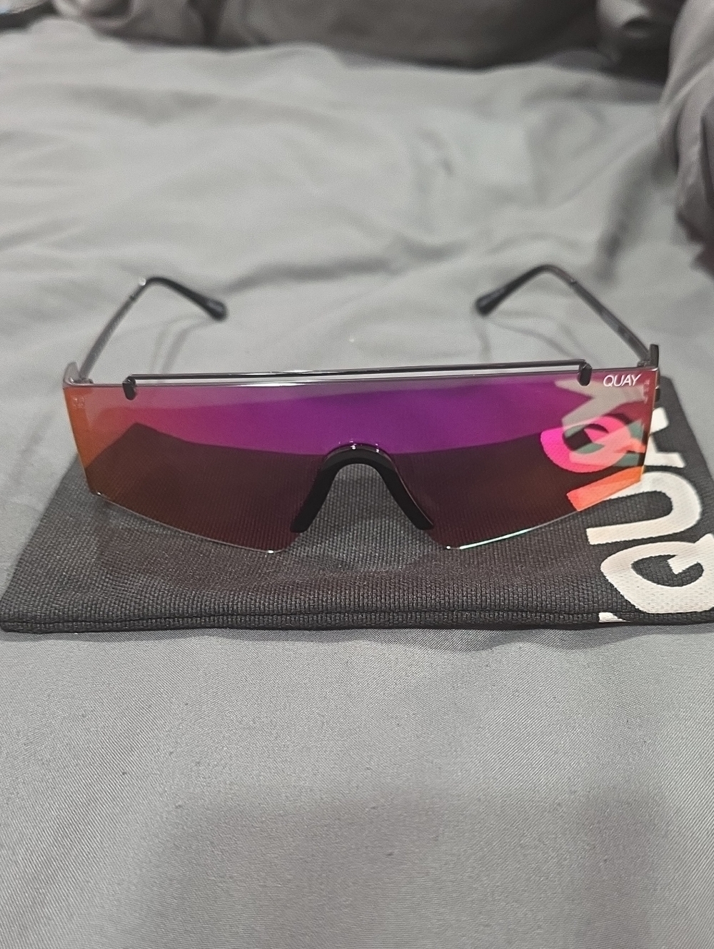 Quay Australia Shield Sunglasses in Purple Gradient - Picture 2 of 12